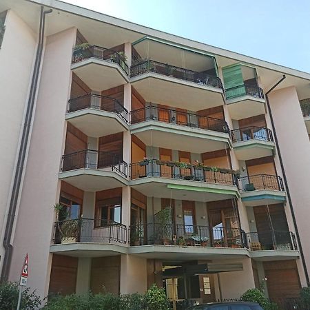 Blue Wave Apartment Arona - Lago Maggiore Dış mekan fotoğraf