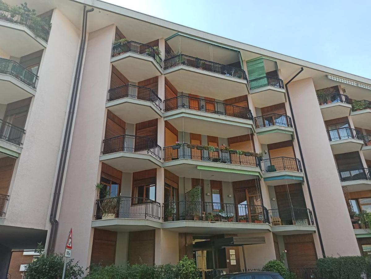 Blue Wave Apartment Arona - Lago Maggiore Dış mekan fotoğraf